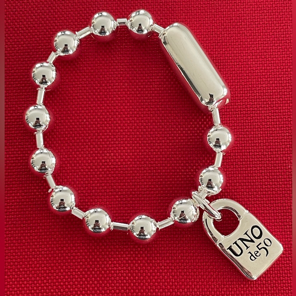 UNO de 50 Silver Beaded Bracelet with Lock Charm - Picture 2 of 16